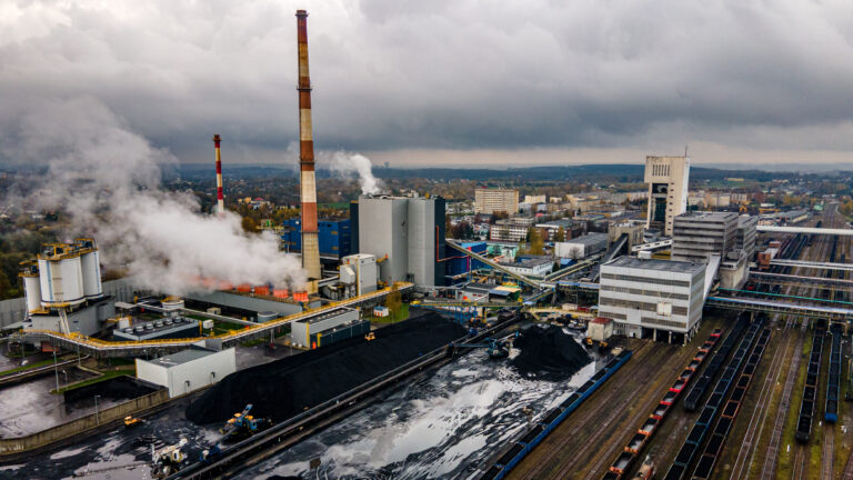 Wynajem kontenera na odpady przemysłowe – dla jakich branż?