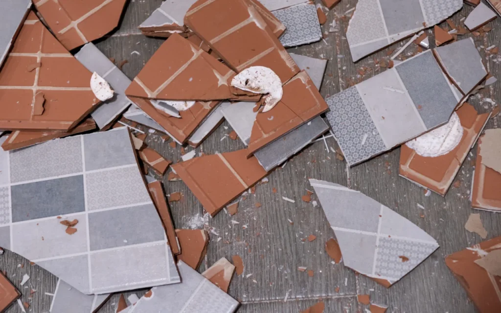 gdzie wyrzucić płytki ceramiczne